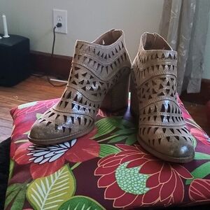 Sofft Metallic Leather booties 🔥❤️ like new!!